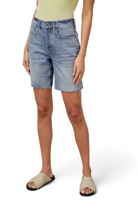 Fashion Forward Femininity Beachwood Bermuda Short In Lake