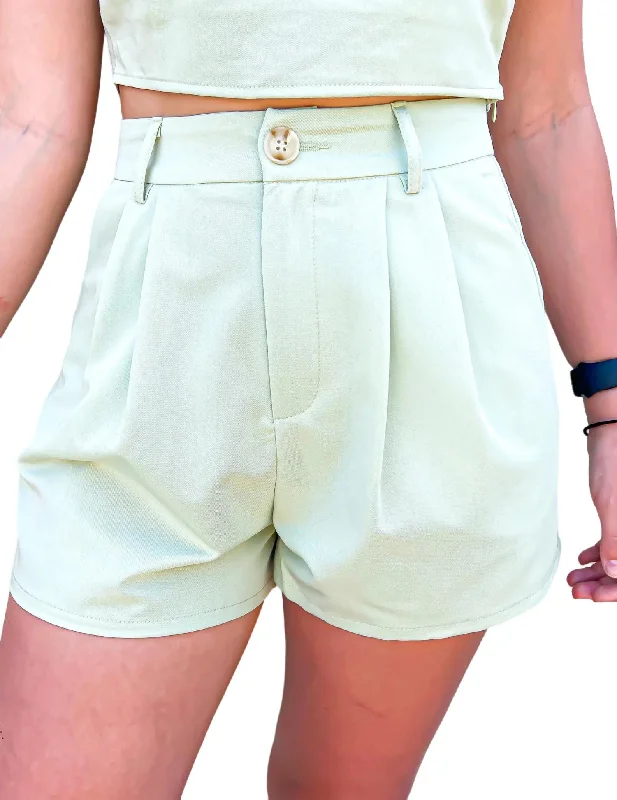 Women's Athletic Outfit Pleat Detail Short In Sage