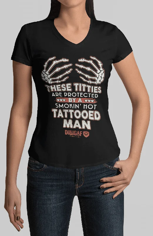 Casual Outfit For Women Protected by Tattooed Man