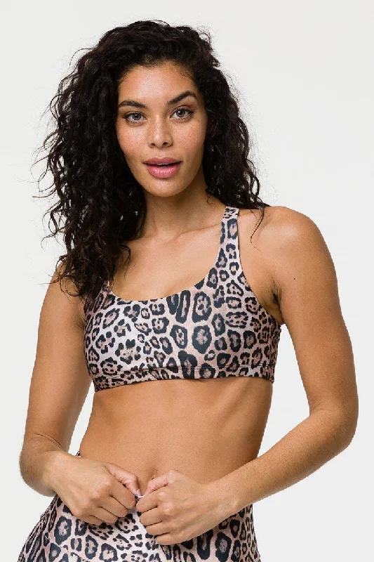 Women's Functional Outfit For Outdoor Activities Onzie Chic Leopard Yoga Bra